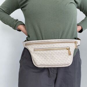 Stylish Michael Kors Cream Waist Bag